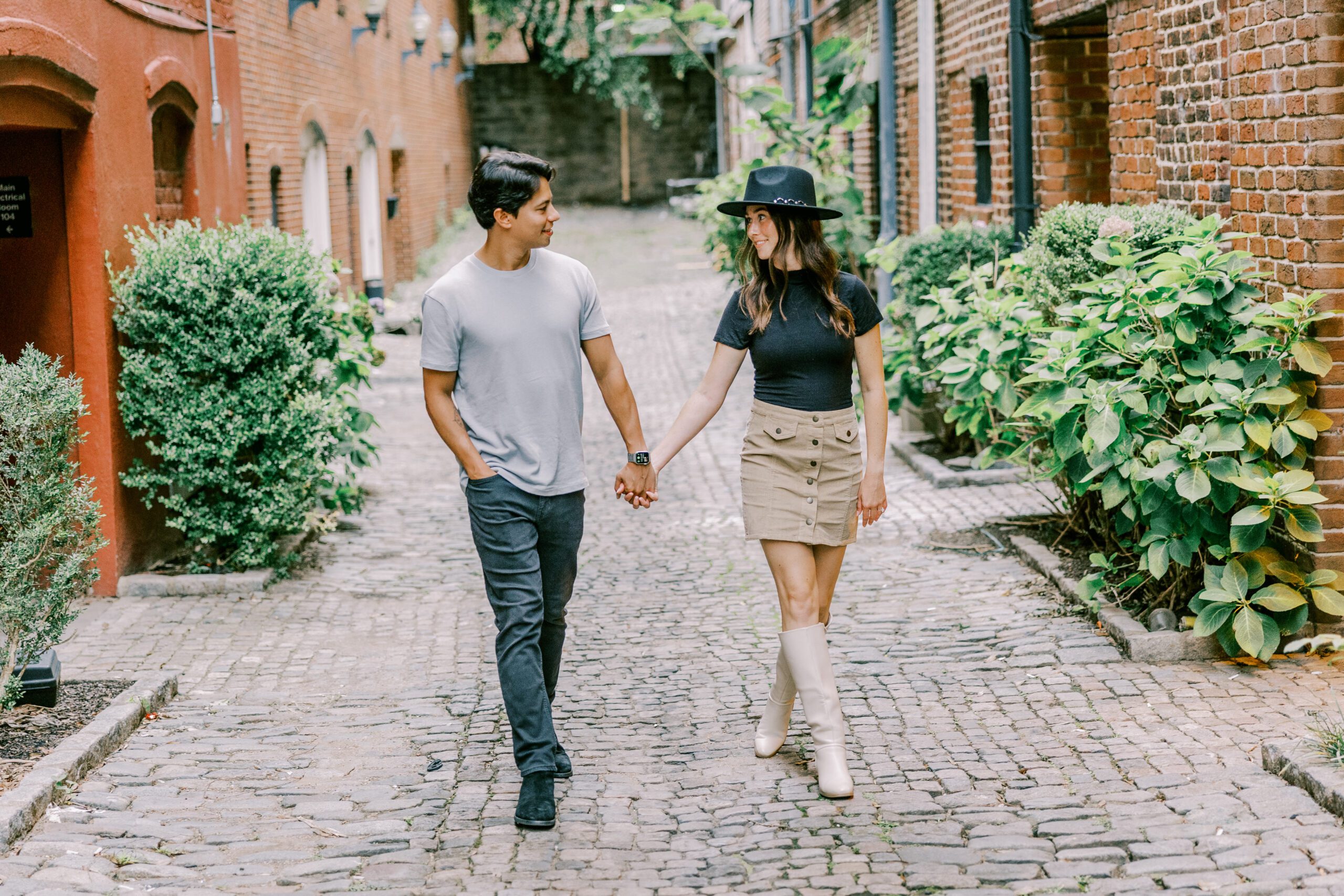 shockoe bottom downtown richmond engagement session photos