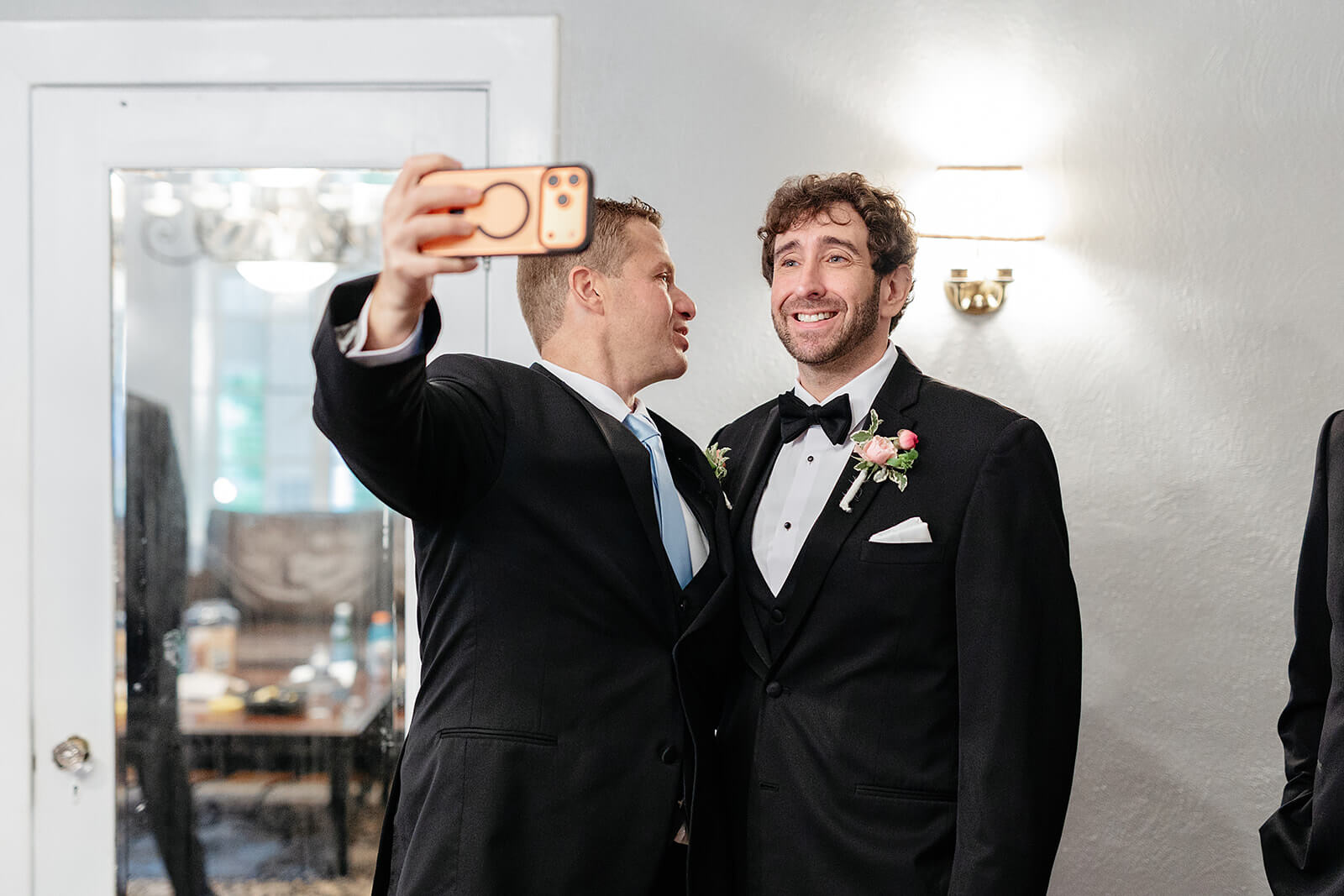 Poplar Springs Manor Spring Wedding Photography 6 groom and friend taking a selfie