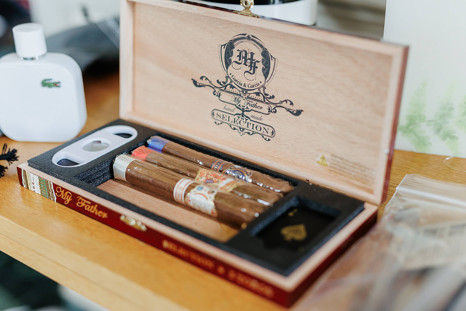 Estate at River Run Summer Wedding Photography 6 detail photo of cigar box